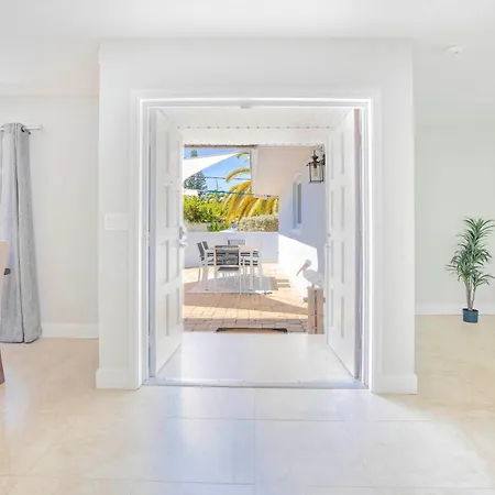Casa Tranquila - Private Patios, Beach, Village, 100 Steps To Best Views On Siesta Key!